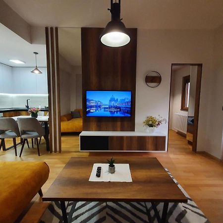 מוורובו Filip&Yana Apartment מראה חיצוני תמונה
